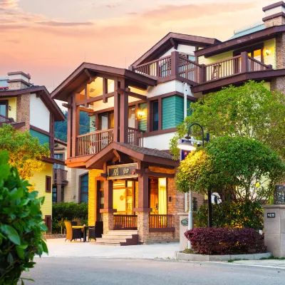 Giverny Manyue Villa Hotel (Zhangjiajie National Forest Park Branch) Hotels near Wu Lingyuan