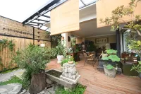 Dali Lingquanxi Faraway Home Inn (Erhai Ecological Corridor S Bay Branch) Hotels near Summer Night Starry Sky and Flower Sea