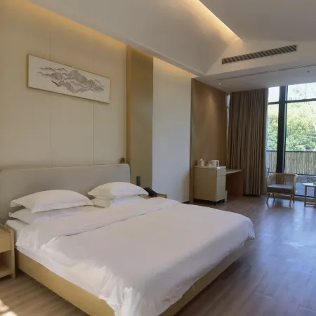 Golden Mountain & Bamboo  INN