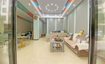Qujing Chenyang Business Hotel