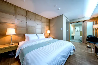 Xenia hotel Các khách sạn gần Cheju Halla University