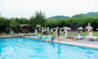 Henon Bamboo Retreats