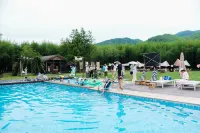Henon Bamboo Retreats