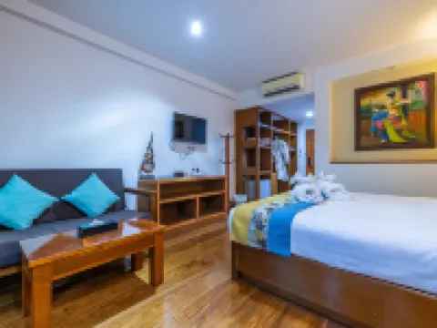 Meet Holiday Hotel-Rawai Hotels near Ra Wai Beach