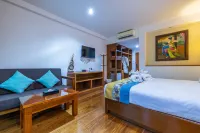 Meet Holiday Hotel-Rawai Hotels near Kata Night Market