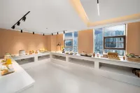 Fairyland Hotel (Liupanshui High-speed Railway Station People's Square)