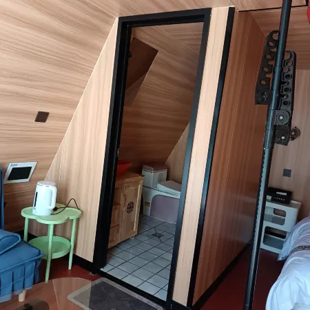 Xiaotianshan Serene Cottage