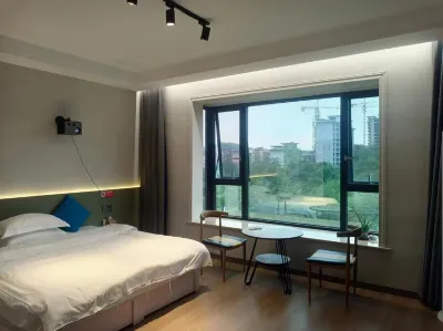 Kejia Homestay (Xinyanghudongdadao Xianshan) Hotels in Nanhu Lake Senic Spot /Xinyang Normal University