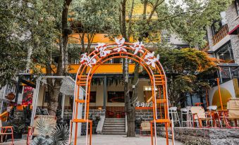 Luojia Tanhualin Garden Hotel