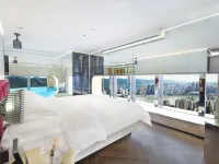 Chongqing Liberation Monument, Hongya Cave, BERKIN. Baili Jin Skyview Riverfront Hotel. Hotels near Chaotianmen Square