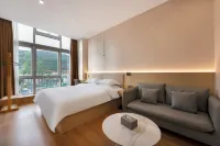 Zhuhai Charlotte Homestay (Fuhuali)