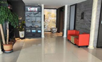 ELONG R.YUN HOTEL(Qingdao City Balcony Scenic Area West Coast Bus Terminal Store)