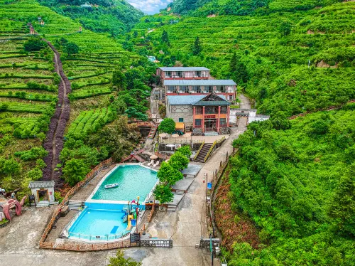 Queen's Mountain Oxygen Heart Valley Mountain Resort Hotels in Lianshan