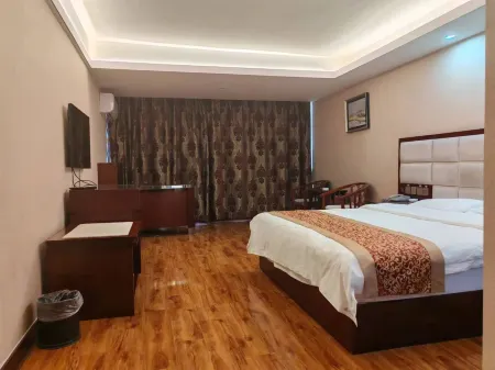 Venice Water World Hotel Отели рядом с достопримечательностью «Luonan Confucian Temple»