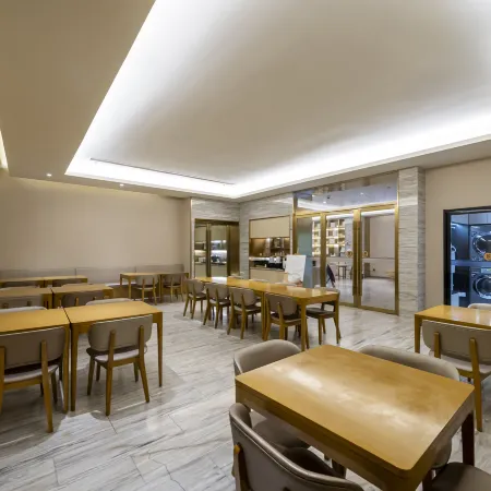 JI Hotel (Shanghai Fudan University Wujiaochang Wanda Plaza) Отели рядом с достопримечательностью «Стадион «Цзянвань»»