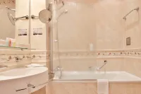 Olympia Wellness Hotel - piscina