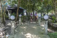 Koh Rong Hill Beach Resort Hôtels à proximité de : Pagoda Beach Koh Rong
