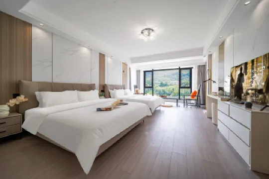 Zhixiju Pillow Water Homestay Отели рядом с достопримечательностью «Shishe Village»