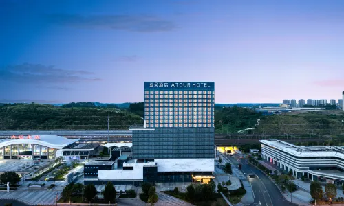 內江高鐵北站傳化廣場亞朵飯店