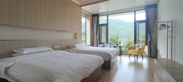 Weixi Fenghe Homestay Hotels in Weixi