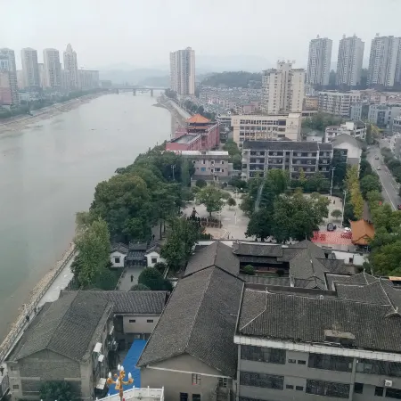 XuPu HuaShen Hotel(Dahan commercial pedestrian Street)