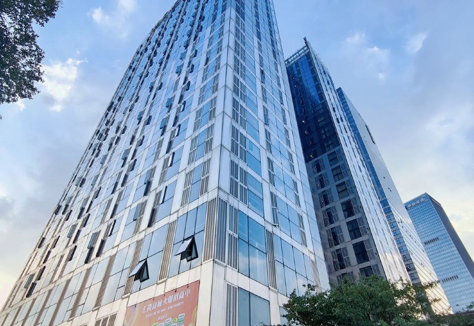 Wanhao Executive Apartment Shenzhen North Station (Huilon Center ...