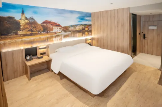 Wanhe hotel(Qinzhou Port Branch) Hotels near Seventy-two Waterways