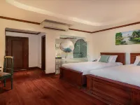 U Luang Prabang Hotels near Manivanh College