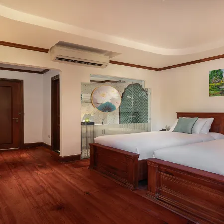 U Luang Prabang Отели рядом с достопримечательностью «Ват Чом Пхет»