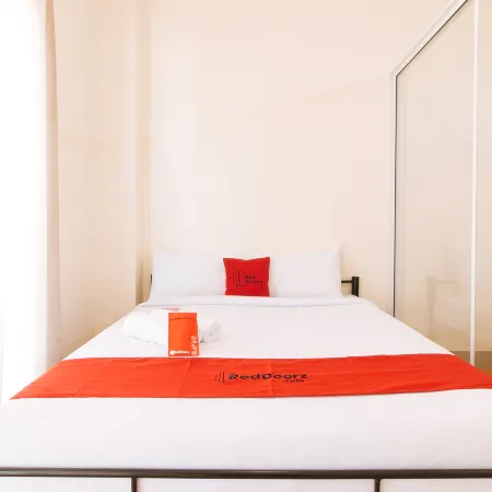 RedDoorz Plus @ Alpina Heights Paranaque
