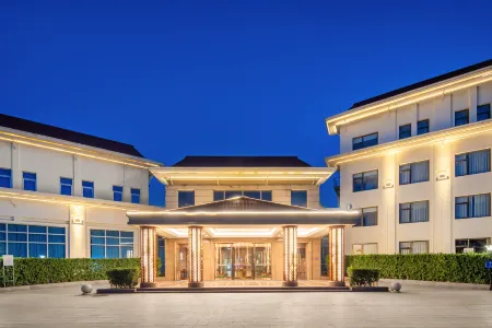 NORINCO SKYLIGHT RESORT Отели рядом с достопримечательностью «Haotian Park»