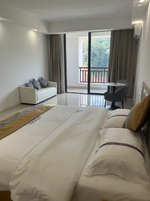 Five Tigers Hotel