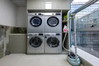 Tiangang Manfei Hotel (Ningbo Southern Business District Luomeng Universal City Store)