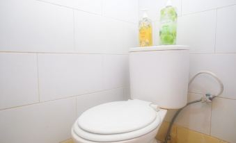 RedDoorz Plus near Adisucipto Airport 2