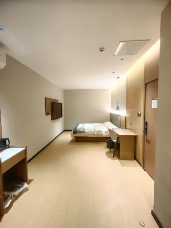 TAIHU FISHIGN PORT HOLIDAY INN Отели рядом с достопримечательностью «Wansheng Rice Merchants»