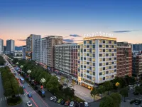 파이렌 호텔(PHIREN HOTEL) 호텔（뤄디고속철도 남역지방정부） 징싱광장/장성광장 주변 호텔