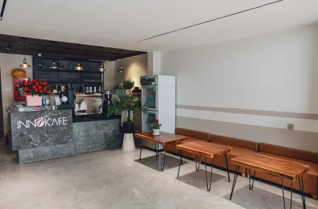 Vinh Tuan Hotel Отели рядом с достопримечательностью «Озеро Сюан Хуан»