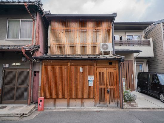 九条清浅｜京都駅から地下鉄7分｜3LDK最多8名様まで宿泊可｜バスルーム2室、バスルーム1室｜純和風