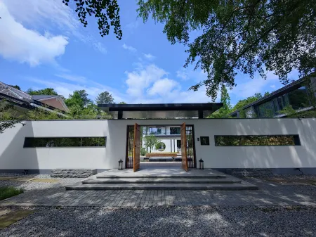 Wuta Xinshe Tangquan Homestay (Hangzhou Stork Branch) Отели рядом с достопримечательностью «Shangougou Scenic Resort»