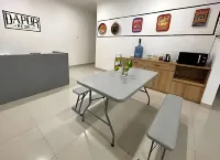 Chelsea J Indekost by the Packer Lodge - พร้อมระเบียง