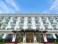 Adamo Hotel Hung Yen Hotel di 