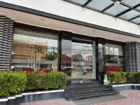 Riez Palace Hotel Hotell i Mintaragen