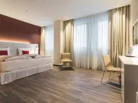 Riu Plaza Berlin Hotels near Schöneberg