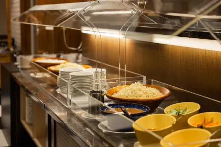 Kindness Hotel - Guang Rong Pier Отели рядом с достопримечательностью «Yicheng Guandi Temple»