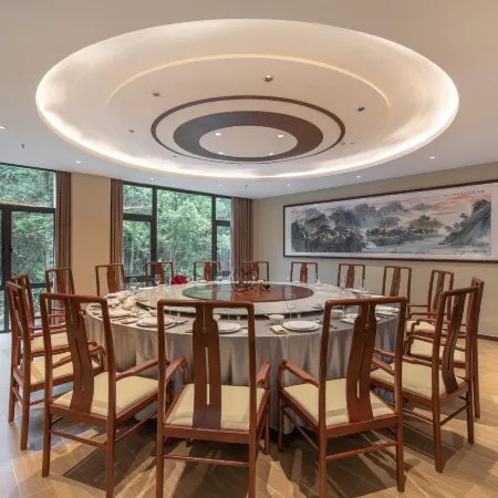 Baofeng Hotel