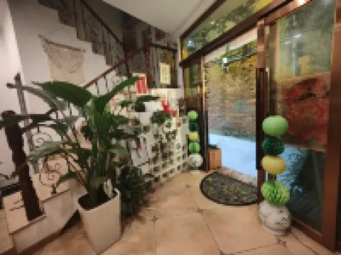 Luliang May Flower City Homestay