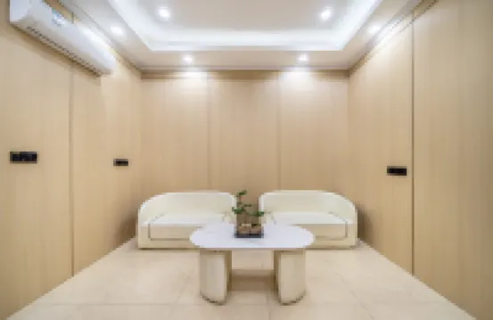 Ease Hotel (Xinchang Great Buddha Temple)