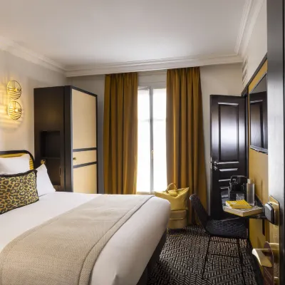Grand Hotel Chicago Hotels near Monceau Metro Station