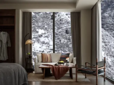 四姑娘山煙嵐雪岫・雪山の庭（長坪溝景区）