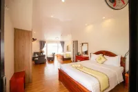 Thanh Do Hotel Hotels near Lam Vien Square